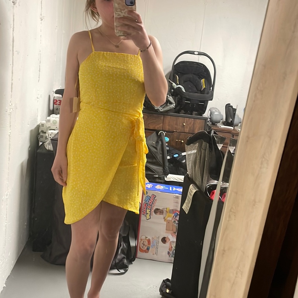 Women’s super down yellow dress in xs